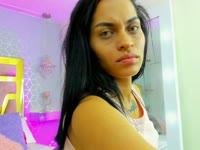Soy Catalina Acosta, una mujer colombiana con una presencia que difícilmente se olvida. Delgada, de curvas elegantes y mirada segura. Transmito seguridad, sensualidad y mucha energía. Amo bailar, seducir con mis movimientos y sorprender con mi versatilidad. Si me ves en vivo, notarás que mi actitud es espontánea, cercana y siempre provocadora. Me gusta que la experiencia contigo se sienta íntima y especial, como si nos conociéramos desde siempre. Mis juguetes, especialmente mi sex machine y el Lush, no solo me acompañan... son parte del show. ¿Por qué venir a verme? Porque conmigo nunca verás lo mismo dos veces, y cada visita se convierte en un pequeño secreto entre tú y yo.
