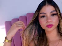 Je suis une jeune femme aventureuse qui apprécie la bonne compagnie, les sourires sincères, les moments passionnés et les conversations intelligentes. J