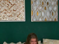 Hey, ich bin Poli, 18 Jahre alt, und warte darauf, mit dem Studium zu beginnen. Ehrlich gesagt würde ich mich gerne selbst beschreiben, aber ich lasse euch mich lieber besser kennenlernen. Jetzt versuche ich es trotzdem:
Ich liebe Tiere, gute Musik und nette Menschen, die wissen, wie man mich behandelt. Ich halte mich für eine gute und treue Person. Außerdem möchte ich meine Zeit nicht verschwenden, auch wenn ich hier bin, um mich selbst zu entdecken und neue Leute kennenzulernen – darum geht es hier hauptsächlich.
Wenn du mich sehen und besser kennenlernen möchtest, würde ich das natürlich lieben, aber bitte habe ein wenig Geduld mit mir. Ich werde versuchen, jeden einzelnen deiner Träume zu erfüllen, aber nur, wenn du auch meine erfüllst.
Also, bis bald!