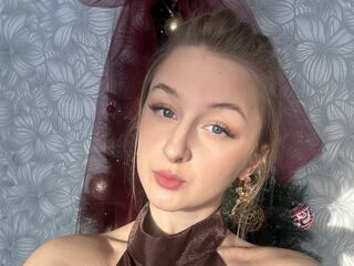 camgirl masturbating with vibrator CharoletteHeckle