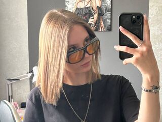 masturbating ElidaGonchoff