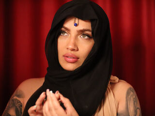 camslut fingering wet pussy LuciaLyone