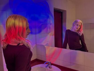 hot cam girl masturbating with dildo LucilleWiste