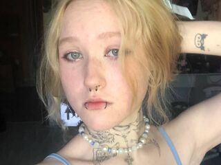 cam girl masturbating with dildo MoriahEverly