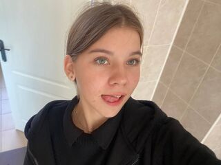 naughty camgirl masturbating with dildo NadineGene