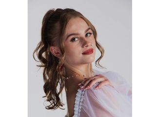 camslut showing tits SharriLangolf