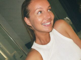 extreme webcam video MayaBe