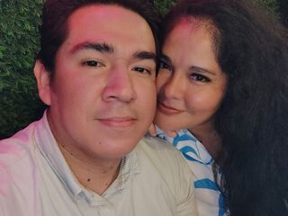 sexy live cam couple LourdesandJames