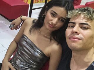 cam chatroom MadissonandRobin