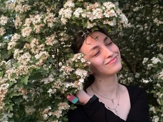 cam girl masturbating with vibrator AdalineScavetta