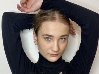 beautiful girlcam AdamMcghin