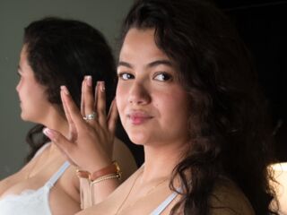 sexy camgirl chat AliceMorellli