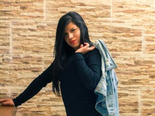 hot cam girl fingering shaved pussy AlishaRivero