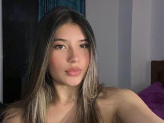 camslut naked AmberDavalos