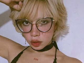 naughty AmelieMari