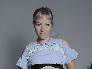 topless girl AngelNinka