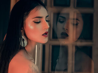 cam whore livesex ArethaWhite