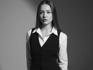 camslut showing tits ArianeRovell