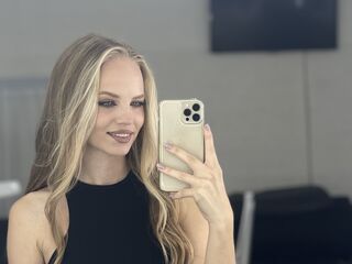 naked camgirl masturbating with dildo ArinaRis