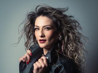 strip show AryTorres