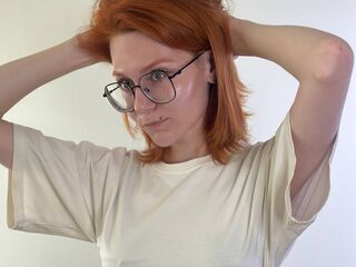 hot cam girl fingering shaved pussy AshleighBeteta