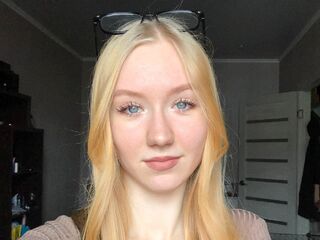 nude cam girl picture AvelinaSeide