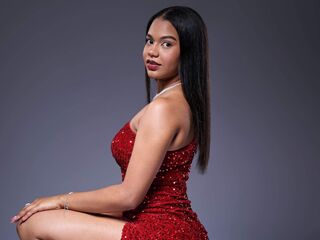 cam girl masturbating with vibrator BellaMazonni