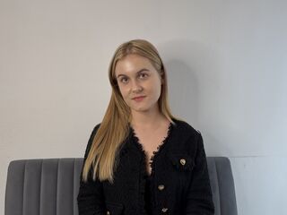 hot livecam BellaMonson