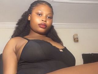 camgirl showing tits BellaVine