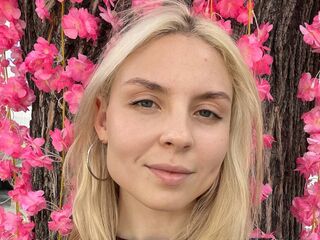 topless cam girl BereniceBossom