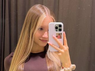 hot cam girl fingering pussy BonnieNowa