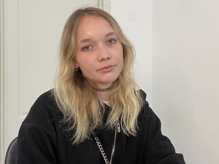 masturbating BonnieRad
