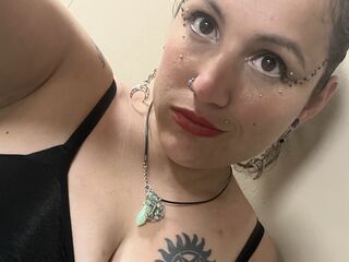 naked girl with webcam masturbating with dildo BrattyBride