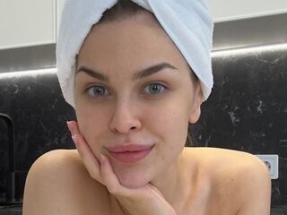camgirl fingering bald pussy BriGarcia