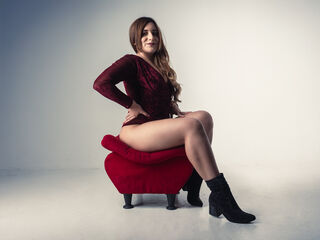 naked camgirl fingering pussy BrielleKay