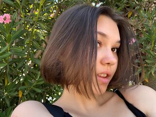 cam slut chat room BrunaDaire