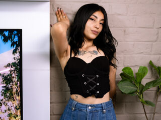 cam girl fingering BrunnetAlba