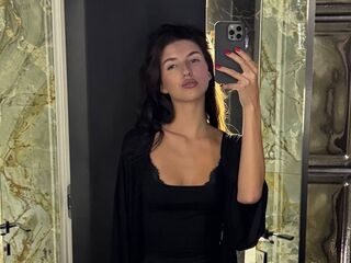 camgirl masturbating with vibrator CassandraChamp