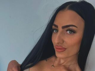 cam girl playing with dildo CassyRoss