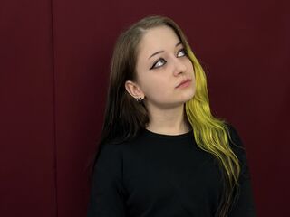 camwhore masturbating with dildo CatinaCantrell