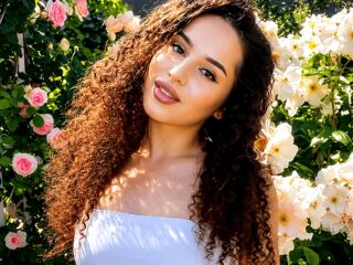 beautiful girl webcam CharisFernette