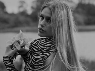 adult videochat webcam CharisseBuonomo