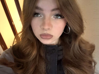 hot cam girl masturbating with sextoy CrystalReed