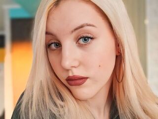 nude camgirl picture DainaMatko