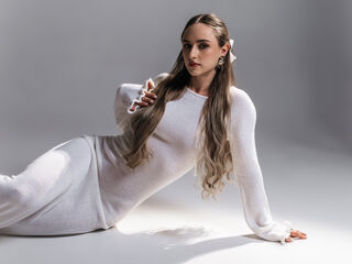masturbating camgirl DannaWhite