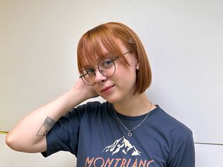 beautiful camgirl DarlineBeamer