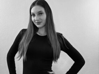 girl fingering pussy DaynaNicholls