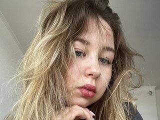 webcamgirl chatroom DebraCooper