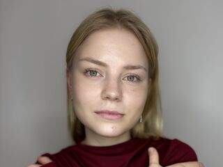 masturbating cam girl DelenaLabonne