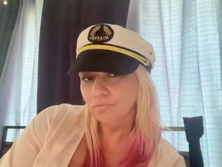 free nude web cam DjLilPuffster